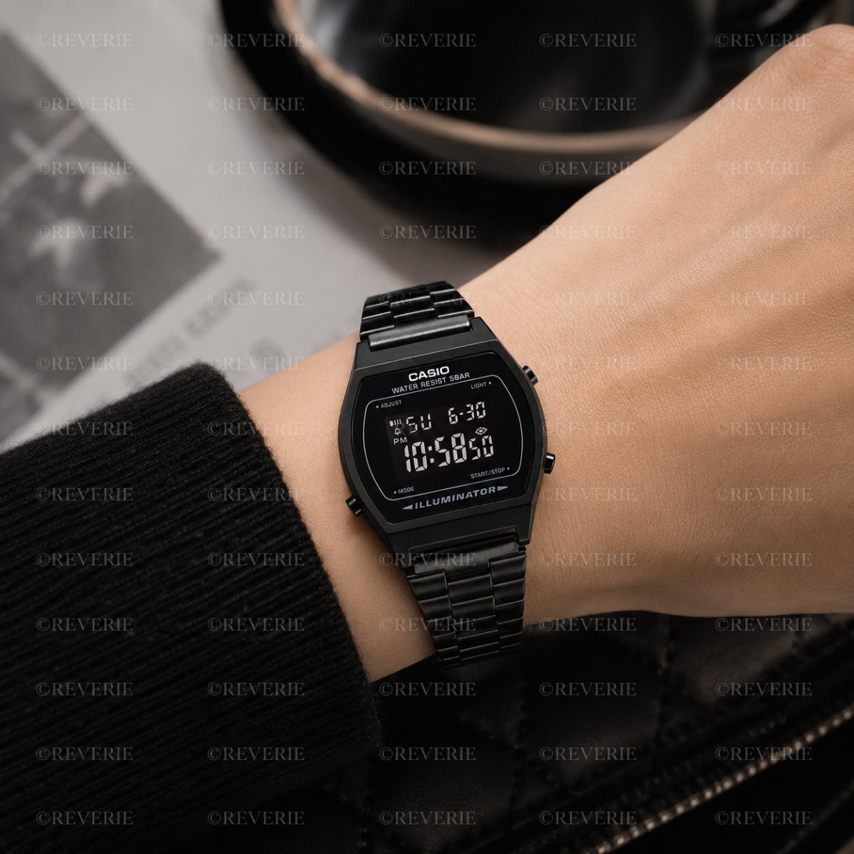 Casio Classic Black Digital Unisex 35mm - Digitalt - Svart - Unisex - Rostfri stål - Härdat mineralglas