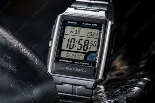 Radiostyrd Casio digital klocka i rostfritt stål med världstid 39mm