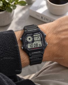 Svart Casio digital herrklocka med 5 alarm och världstid i 42mm
