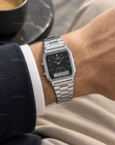 Rektangulär Casio klocka i stål med svart urtavla och dual display i 30mm