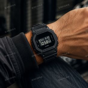Stealth Black Casio G-Shock digital klocka med 200M skydd 42mm