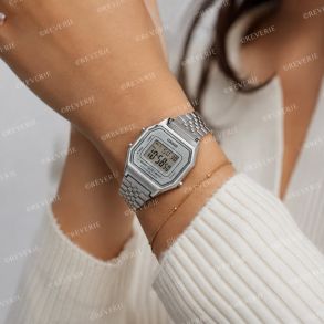 Liten digitalklocka med retroutseende 28mm