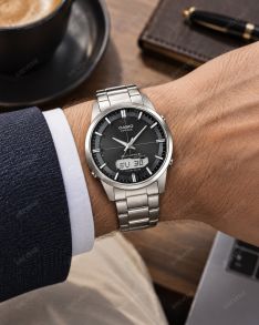 Casio herrklocka i titan med solenergi och radiostyrning 40mm