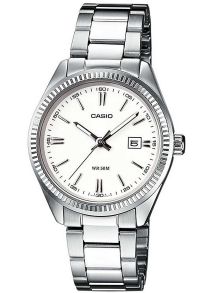 Silverfärgad stålklocka med snygg bezel - Casio Classic MTP-1302PD-7A1VEF