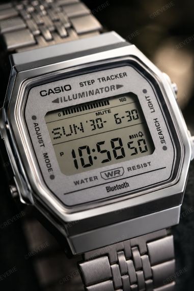 Casio retro digitalklocka med stegräknare och Bluetooth 38mm