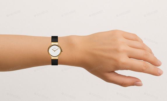 Feminint damur med vit urtavla och gyllene finish | AIW7604