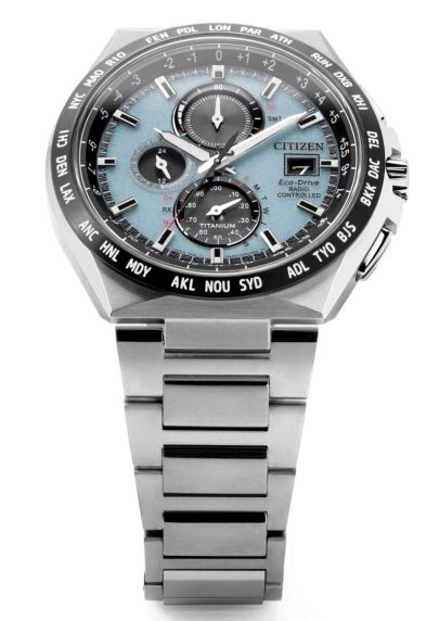 Citizen Eco-Drive radiostyrd världstidsur i supertitanium med H800 urverk | AT8238-84M