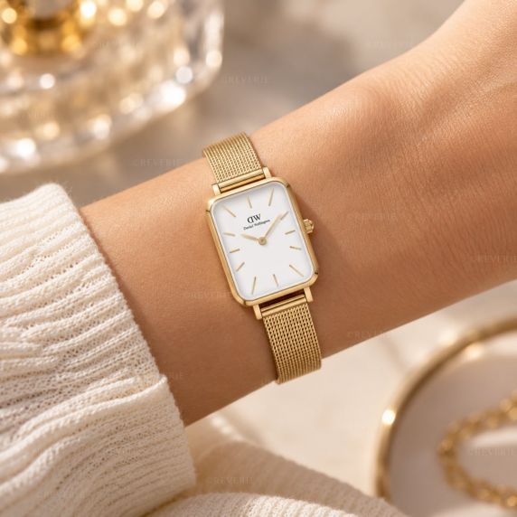Guldfärgad Daniel Wellington damklocka med vit urtavla och meshlänk i 20mm