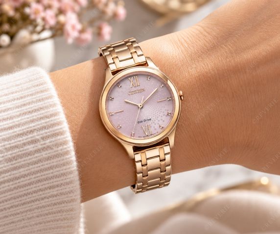 Roséguldfärgad Citizen damklocka med rosa urtavla och solenergi i 32mm