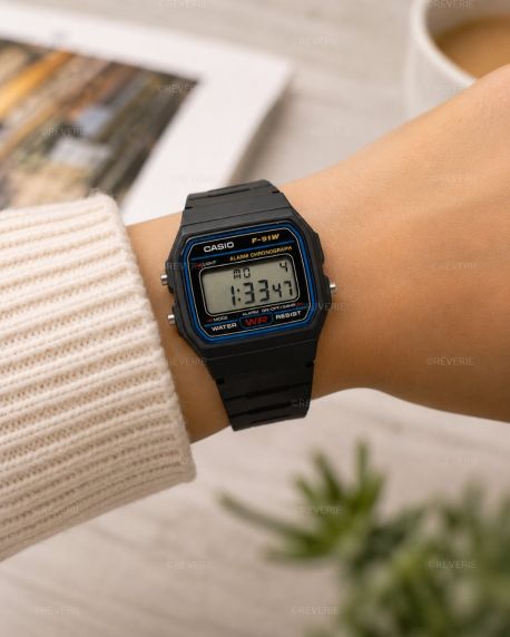 Casio klassisk retro unisex digital klocka med 7-års batteritid