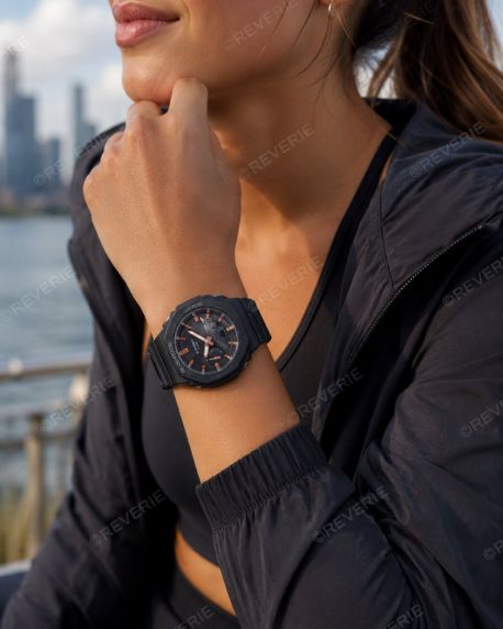 Slimmad svart Casio G-Shock med Carbon Core Guard 42mm