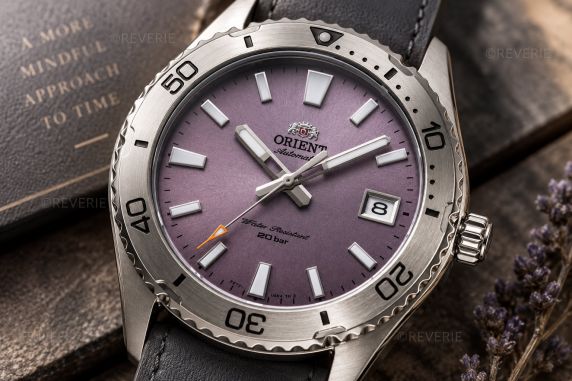 Orient automatisk klocka med lila urtavla, grå läderrem och safirglas, 40mm