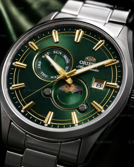 Orient klocka i stål med grön urtavla, månfas och safirglas 41mm