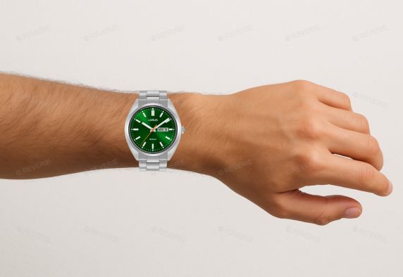 Lorus Mens 100m Classic Green Steel 41mm