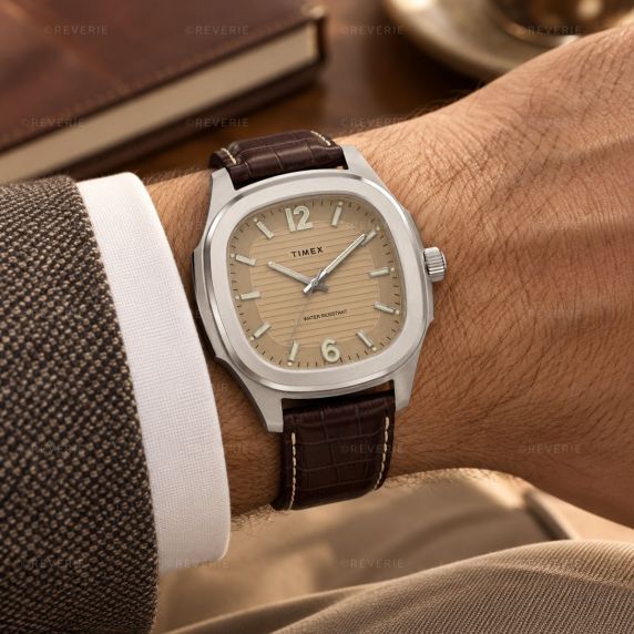 Timex Marquee herrklocka i stål med champagnefärgad urtavla och brunt läderband i 41mm
