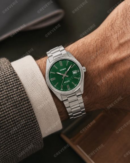 Casio unisexklocka i stål med grön urtavla i 35mm