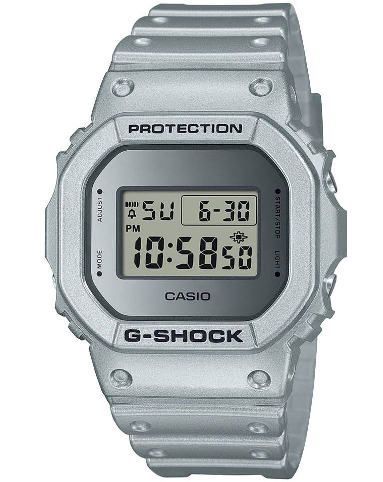 Casio | Retro-future G-Shock med spegel-LCD och metallisk silverdesign | DW-5600FF-8ER - Digitalt - Silver - Herrklocka - Harts - Härdat mineralglas
