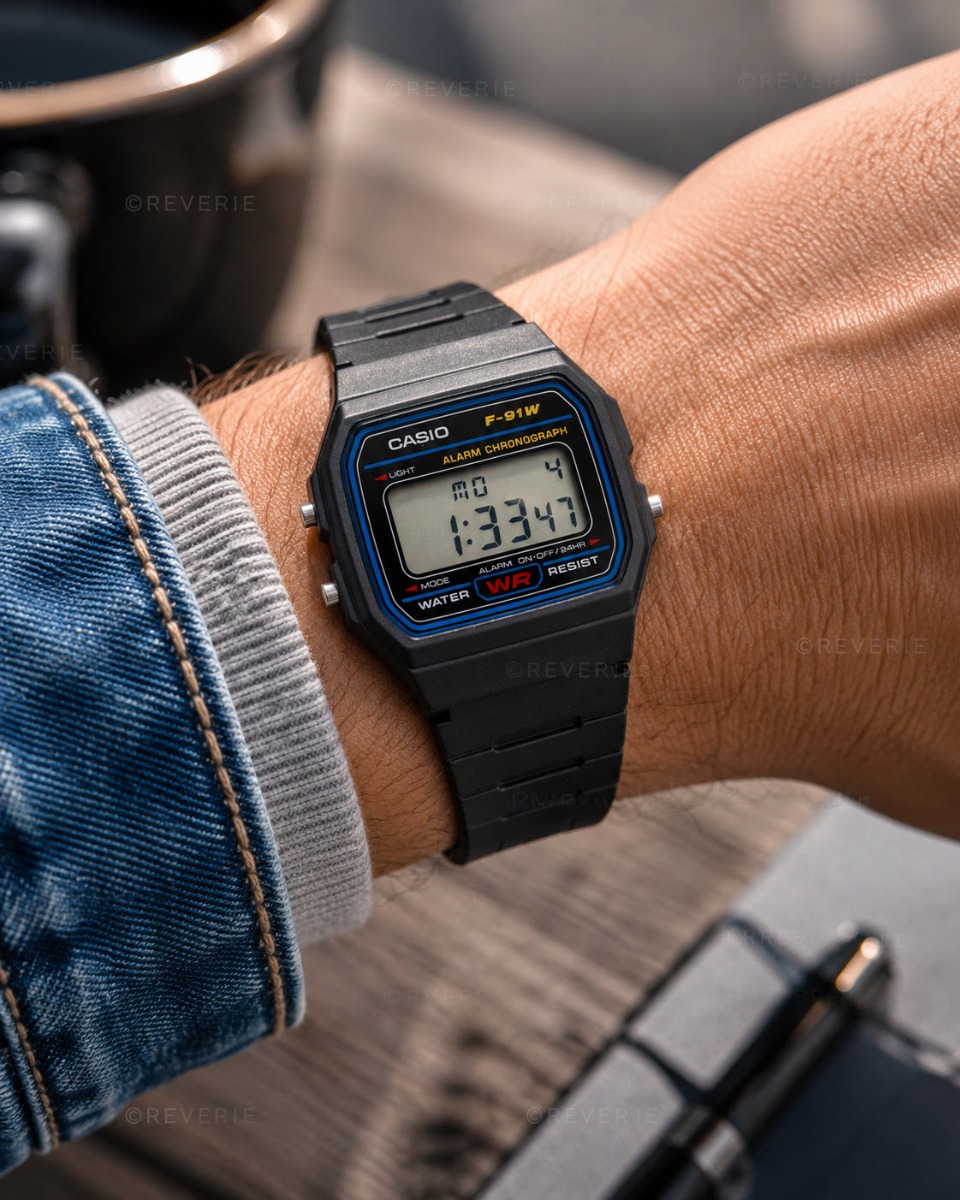 Casio klassisk retro unisex digital klocka med 7-års batteritid - Digitalt - Svart - Unisex - Harts - Akryl