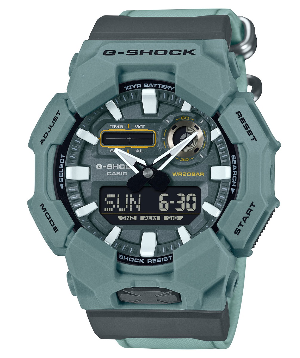 Casio G-Shock GA-010CE-2AER - Analog-digital-mix - Grön - Herrklocka - Textil - Härdat mineralglas