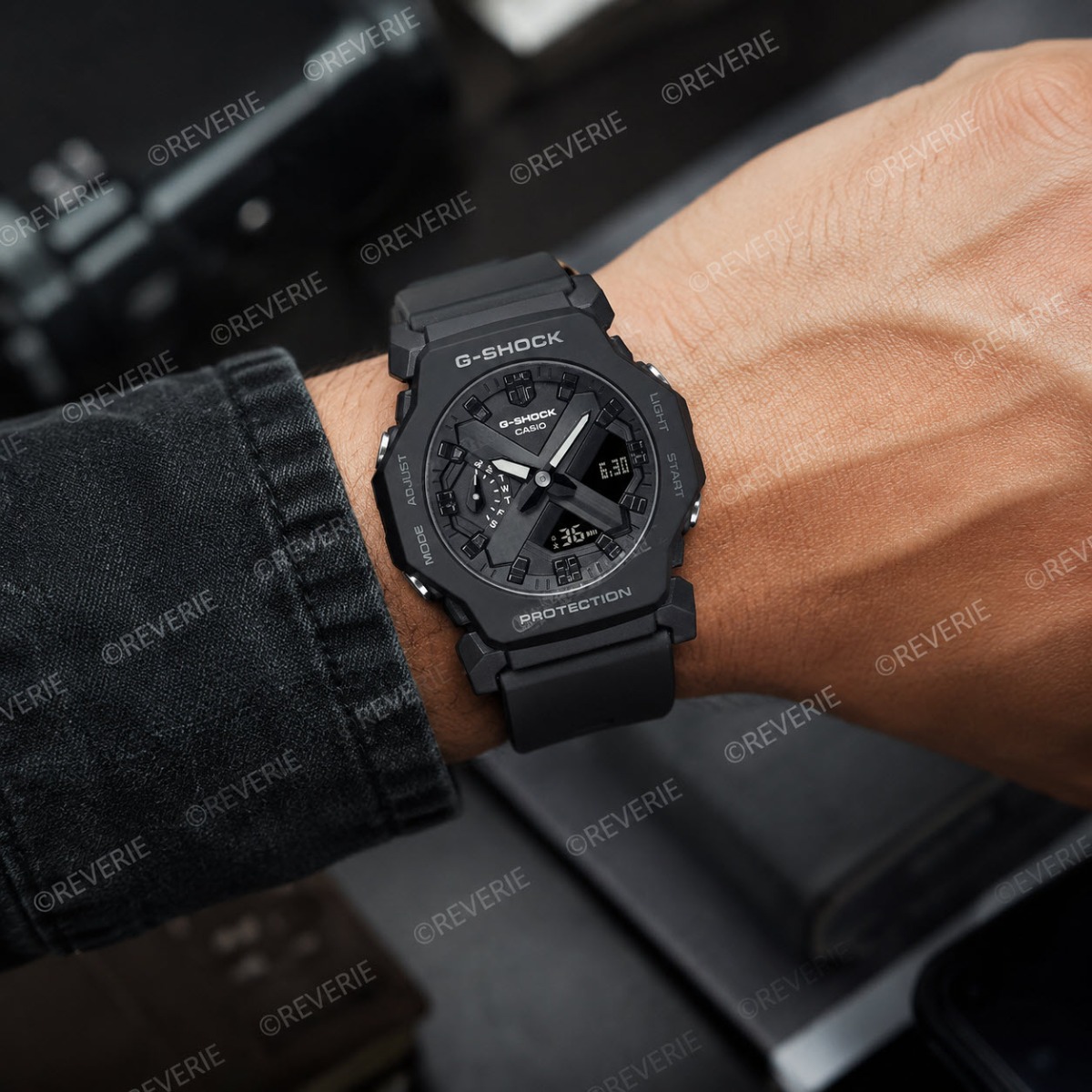 Ultra-tunn Casio G-Shock digital-analog klocka med handskiftteknologi 42mm - Analog-digital-mix - Svart - Herrklocka - Harts - Härdat mineralglas
