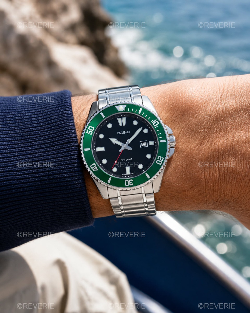 Casio herrklocka i stål, vattentät 200M, svart urtavla med grön envägs vridbar bezel 46mm - Quartz - Silver - Herrklocka - Rostfri stål - Härdat...