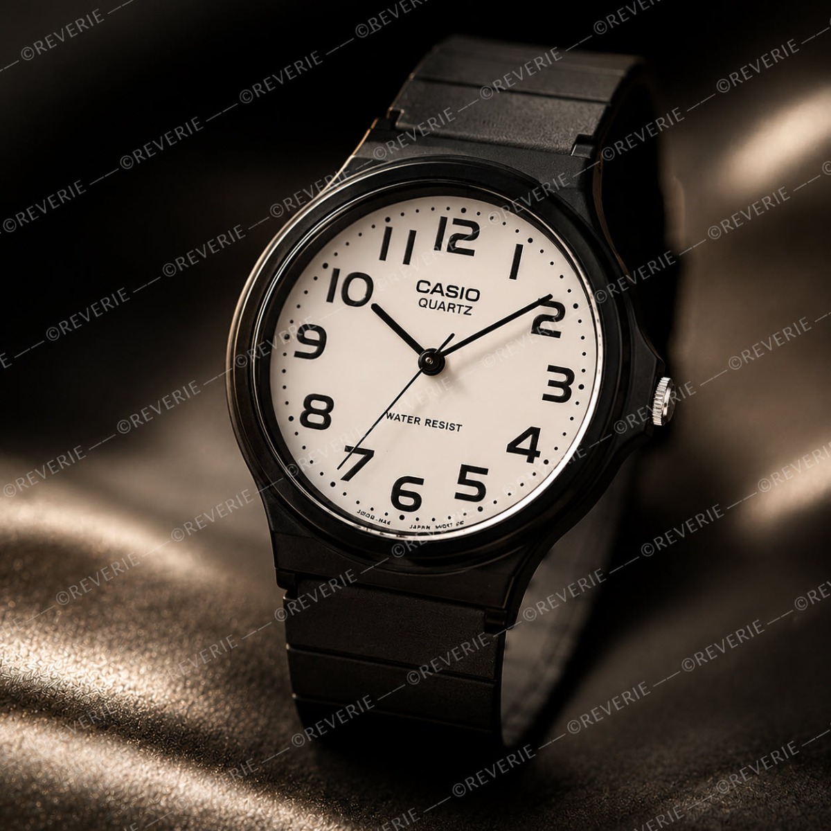 Casio | Analog klocka med vit urtavla och arabiska siffror 34mm - Quartz - Svart - Damklocka - Hartsled - Akryl
