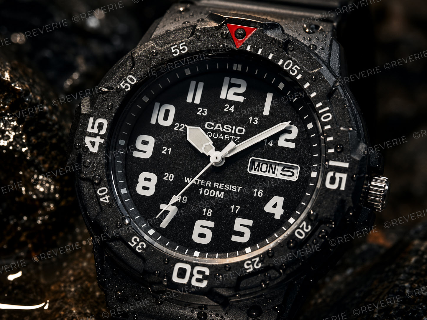 Casio herrklocka, vattentät 100M, svart med dag-datum och vridbar bezel 44mm - Quartz - Svart - Herrklocka - Harts - Akryl