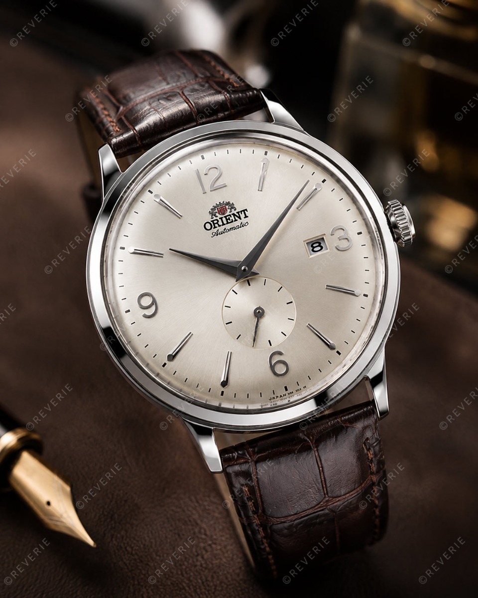 Orient Mens Silver Brown Leather Automatic 40mm - Automatisk - Silver - Herrklocka - Läder - Härdat mineralglas