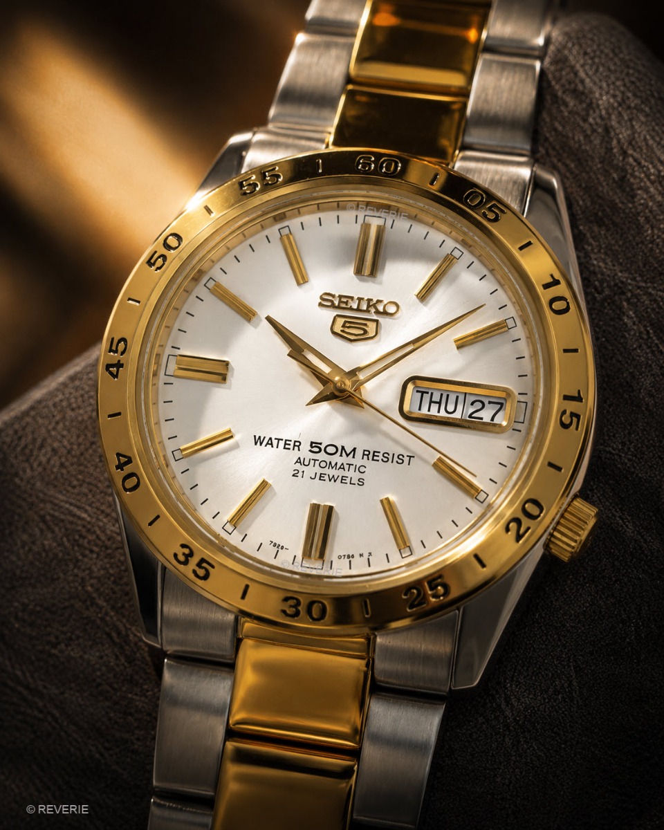 Seiko 5 Two-Tone Automatic Day-Date 37mm - Automatisk - Silver - Herrklocka - Rostfri stål - Härdat mineralglas